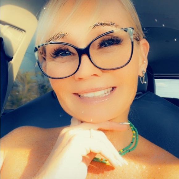 Meet your Posher, Dawn - Picture 9 of 10